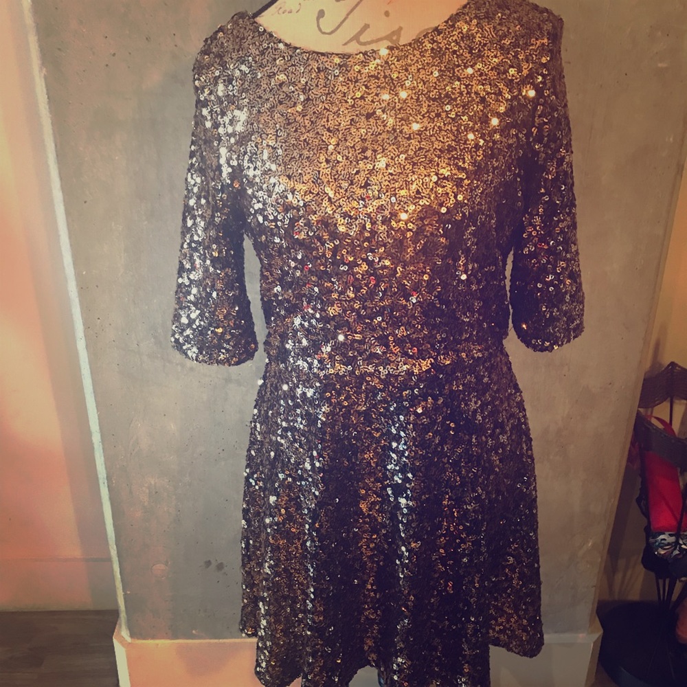 French Connection Gold Sequin Dress! - Picture 3 of 7